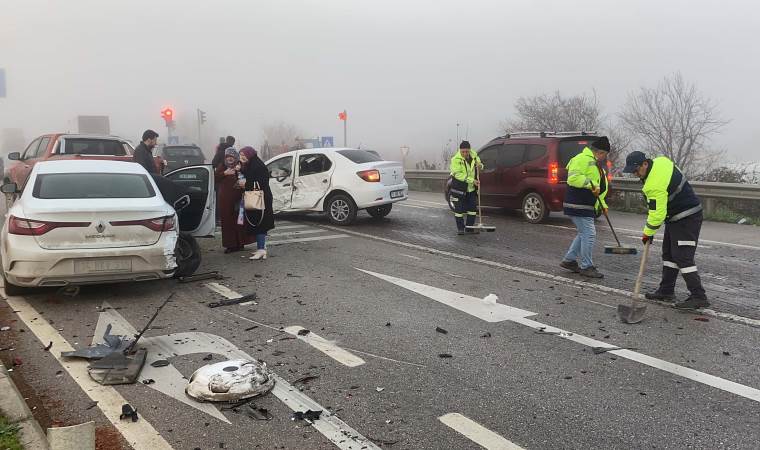 Çanakkale'de zincirleme kaza: 4 yaralı