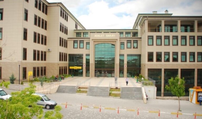 Nevşehir'de korkunç kaza… 7 stajyer öğrenciye tacizde bulunan kuaför tutuklandı – Son Dakika Türkiye Haberleri