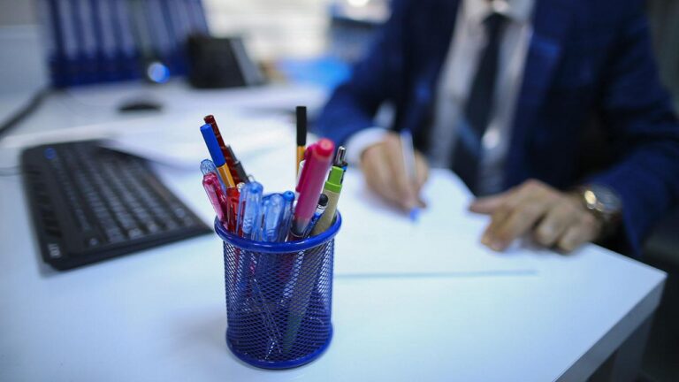 Kamu personeline 2025'te 3 milyar 500 milyar lira maaş verilecek