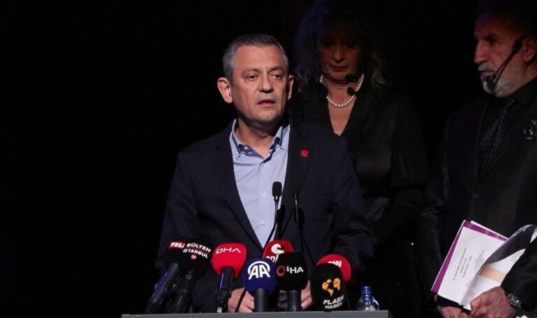 Özgür Özel, Yarbay Ali Tatar'ı anma programında konuştu: “Adalet yerini buldu” diyene kadar mücadeleye devam edeceğiz – Son Dakika Türkiye, Siyaset Haberleri