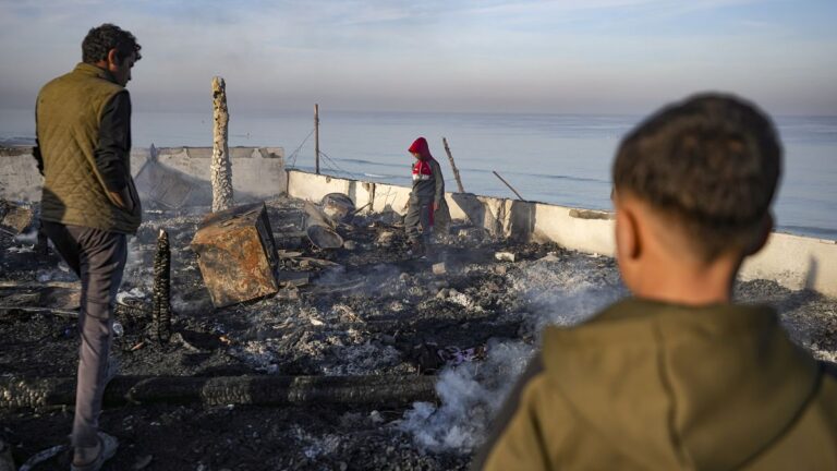 İsrail, Hamas'ın anlaşma taslağını onayladığı gün Gazze'ye saldırdı: En az 18 kişi öldü