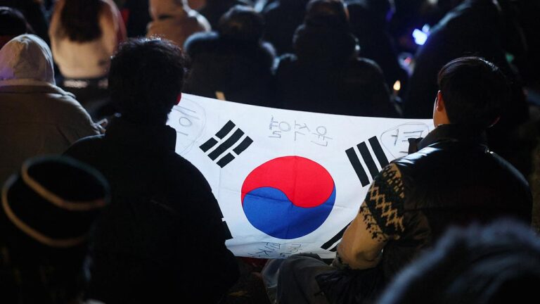 Başarısız olan sıkıyönetimdeki rolleri nedeniyle 4 üst düzey Güney Koreli komutan görevden alındı