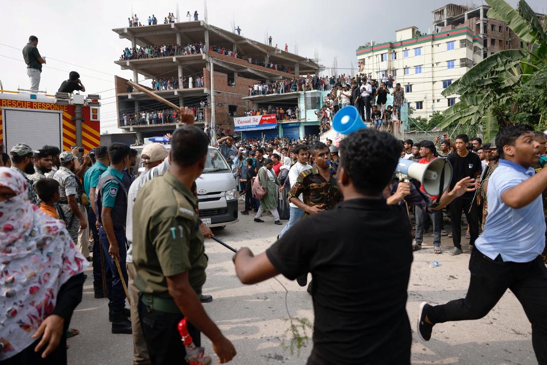 Son Dakika | Yaşam kaybı arttı! Dünya Okulu Kampüsündeki Felaket Hakkında Konuşun: Görüntüler Bangladeş'ten savaş uçağına düşen 4