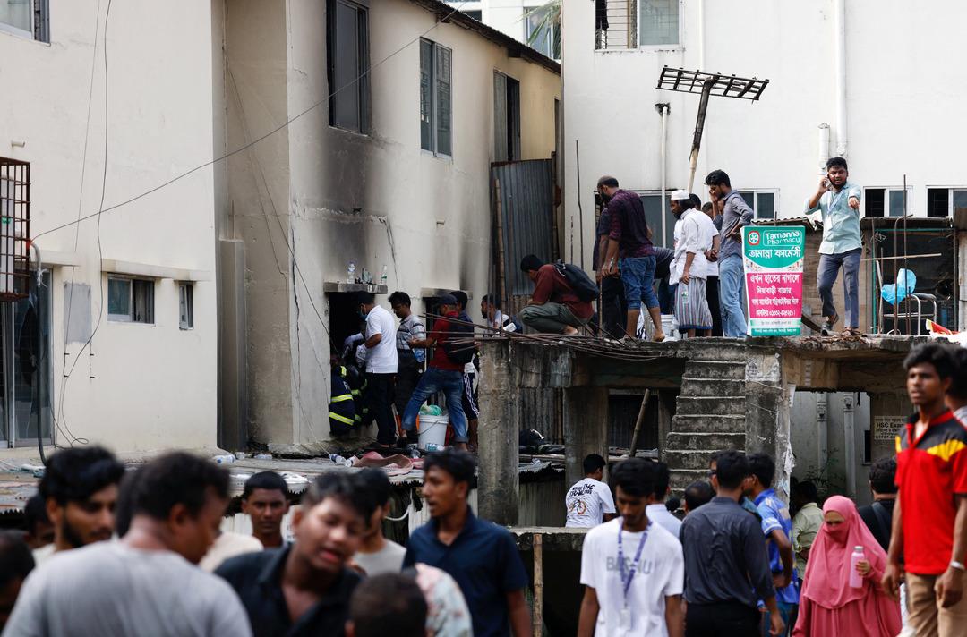 Son Dakika | Yaşam kaybı arttı! Dünya Okul Kampüsü'ndeki felaketten bahsediyor: Dövüş uçağına düşen Bangladeş görüntüleri 3 geldi