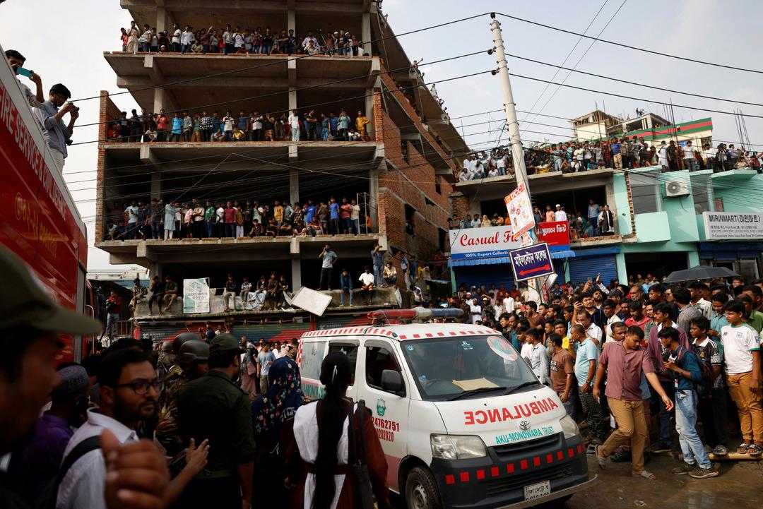 Son Dakika | Yaşam kaybı arttı! Dünya Okul Kampüsündeki Felaket Hakkında Konuşun: Görüntüler Bangladeş'ten geldi, dövüş uçağından düşüyor 8
